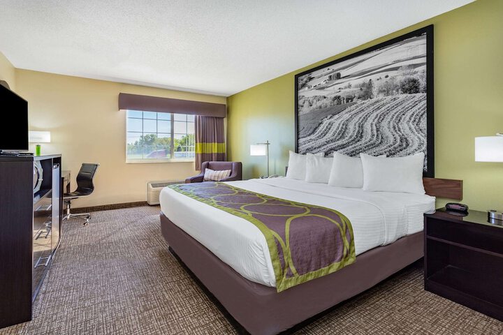 Room 15 of 26