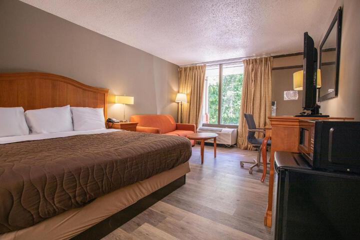 OYO hotel Greensboro east I 40