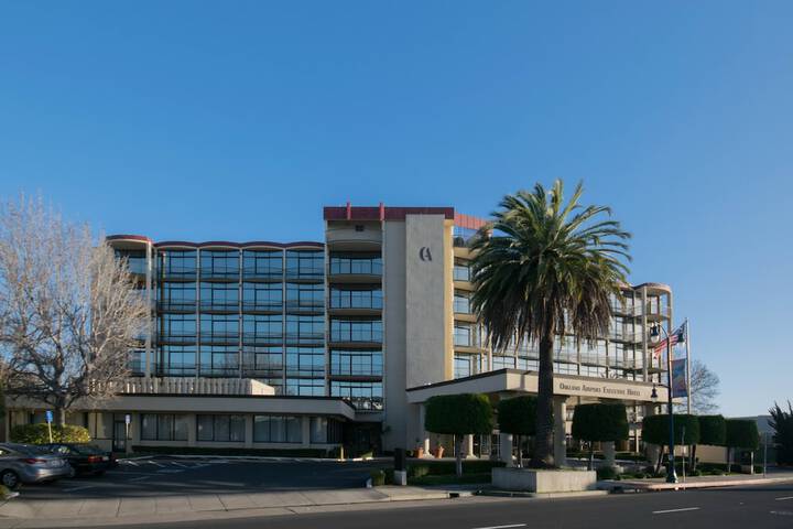 Oakland Airport Executive Hotel