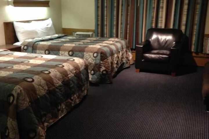 Room 11 of 16