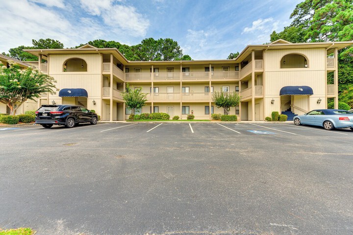 7 Mi to North Myrtle Beach: Condo w / Pool Access