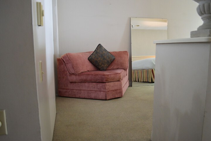 Room 41 of 48