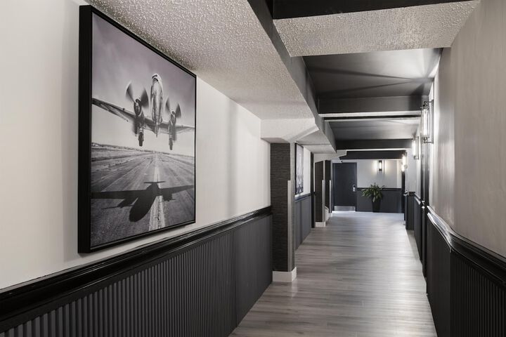 Aiden by Best Western Newark Airport