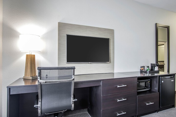 Sleep Inn & Suites Meridian - Bonita Lakes