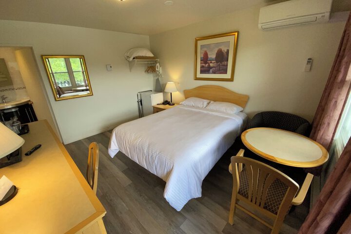 Room 42 of 93