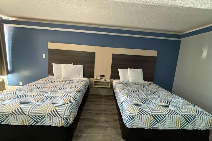 Room 15 of 32