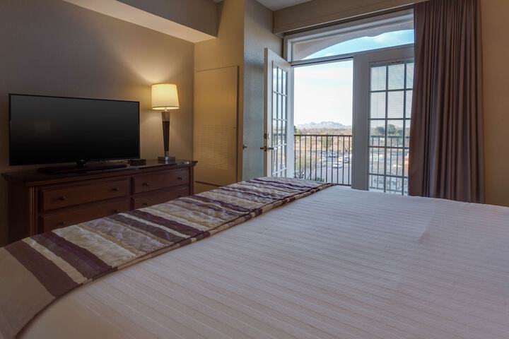 Room 10 of 43