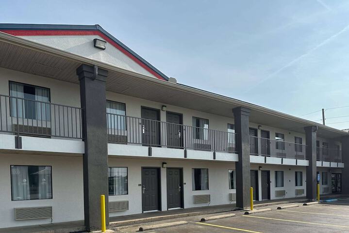 Hotel 5 of 49