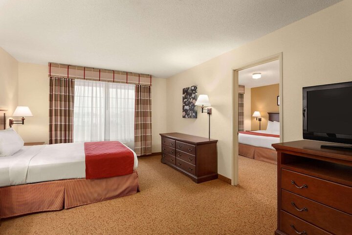 Country Inn & Suites by Radisson Ames, IA