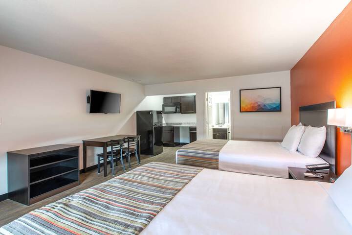 Room 9 of 38