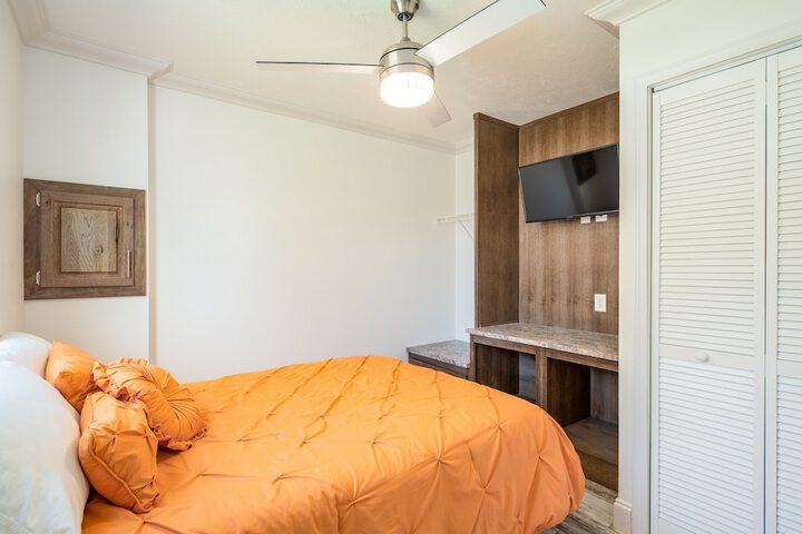 Room 3 of 7
