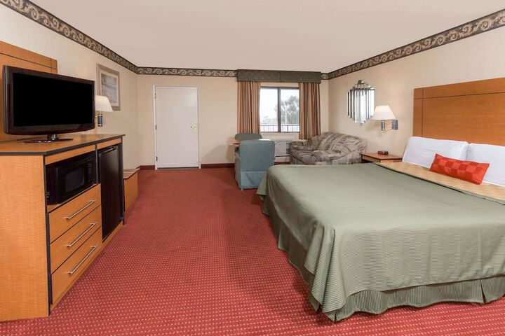 Room 13 of 21