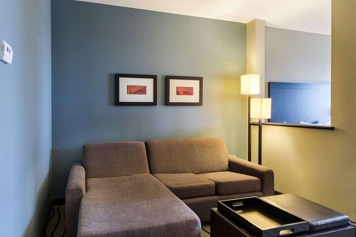 Room 32 of 52
