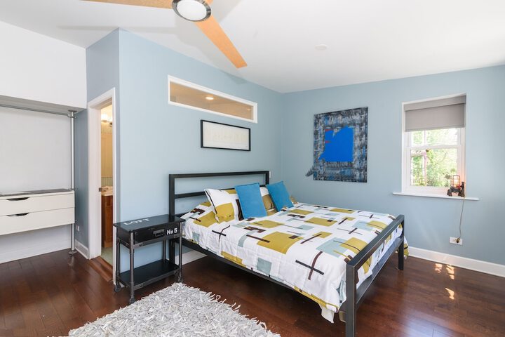 Room 35 of 114