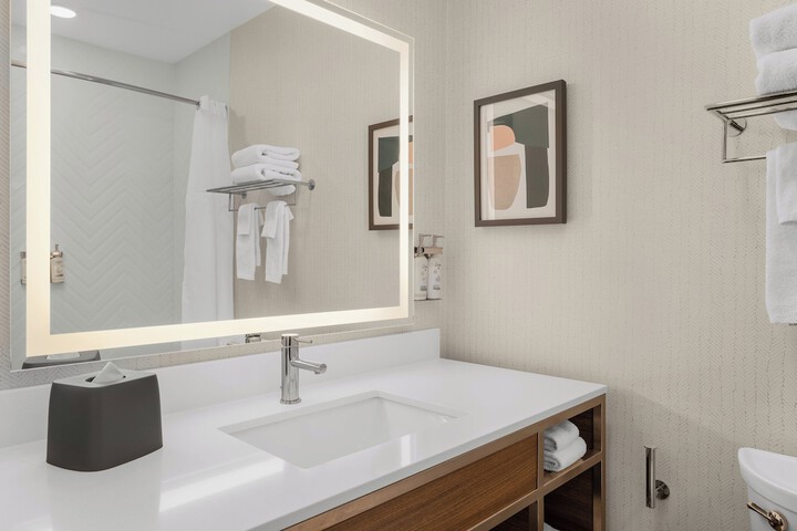 Holiday Inn Coralville Iowa City by IHG