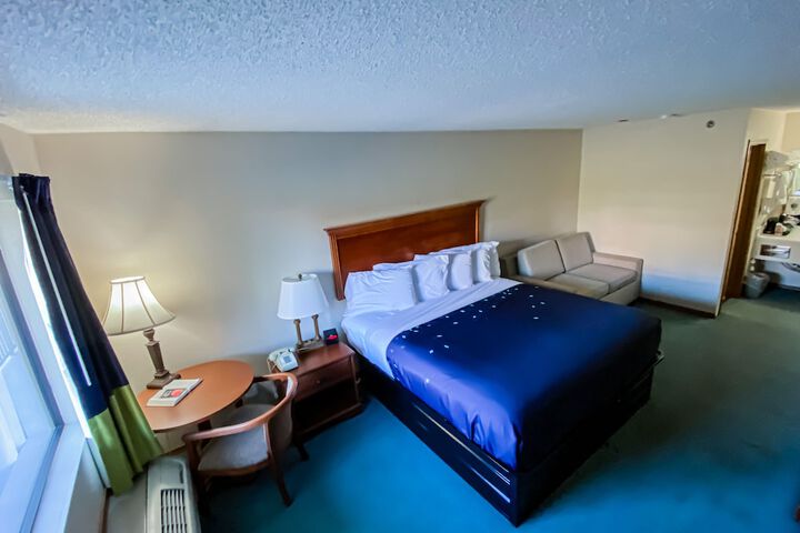 Room 15 of 36