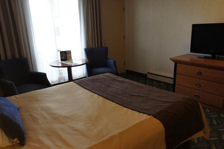 Room 40 of 53