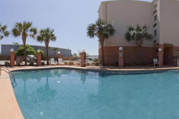 Pool 4 of 41