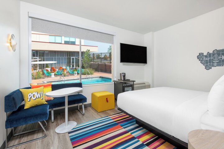 Room 10 of 27