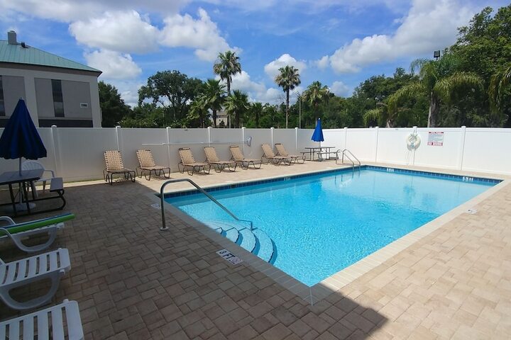 Pool 20 of 85