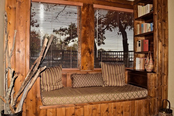 The Overlook Inn