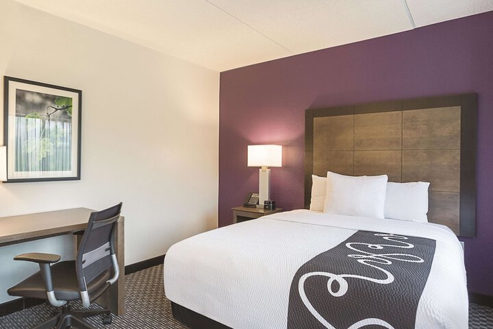 Room 40 of 69
