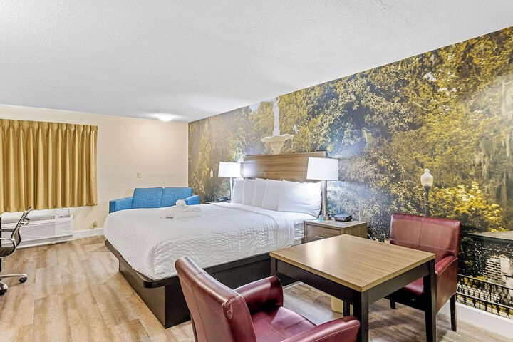 Room 17 of 29