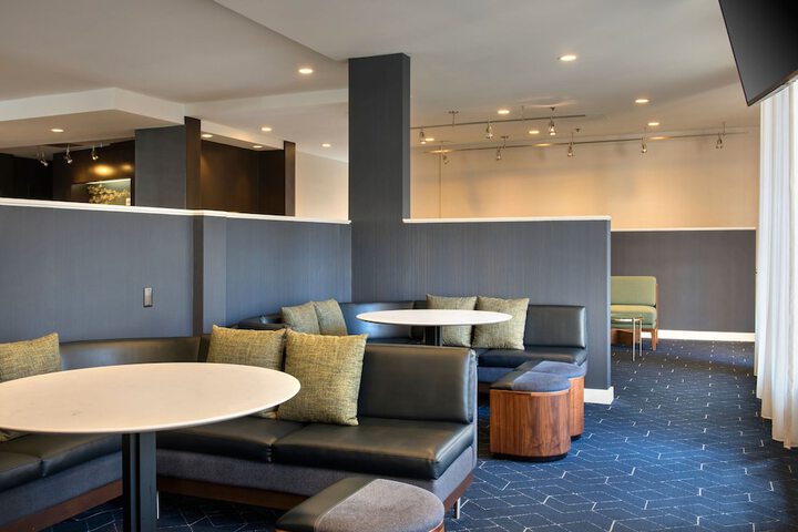 Hotel Interior 12 of 38