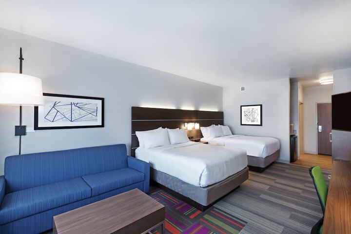 Room 11 of 34