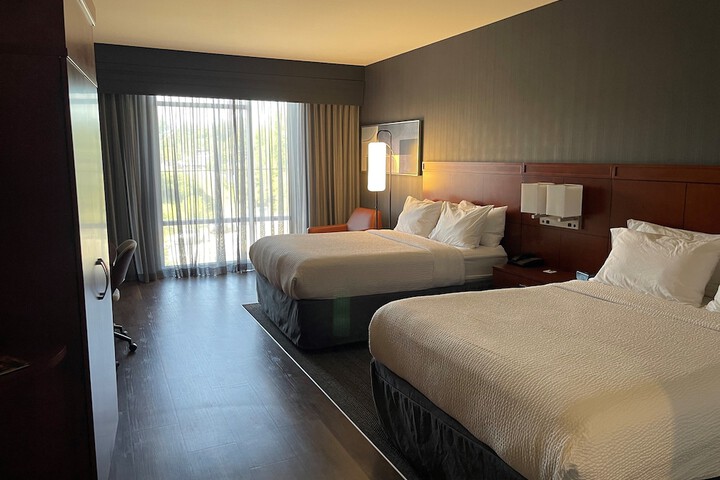 Room 10 of 35