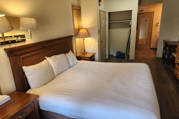 Waterton Lakes Lodge Resort