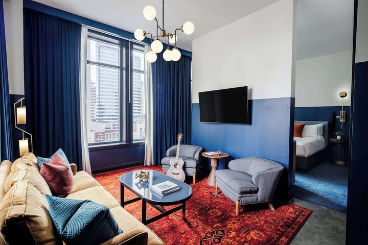Room 28 of 67