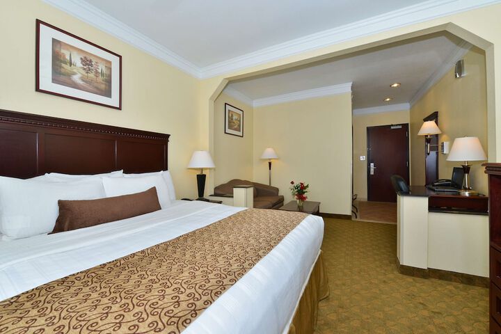 Room 14 of 27