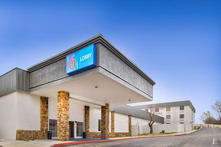 Hotel 2 of 34