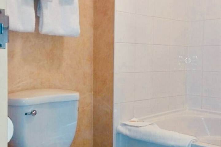 Holiday Inn Hotel & Suites Osoyoos by IHG
