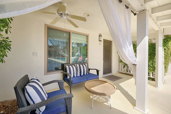 Little Paradise Hotel