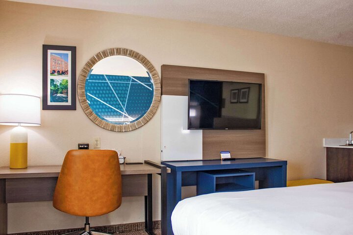 Room 16 of 55