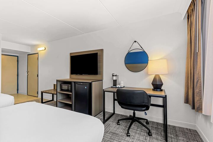 Room 18 of 25