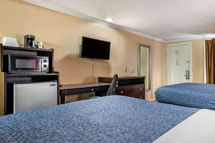 Econo Lodge Oxford near Choccolocco Park