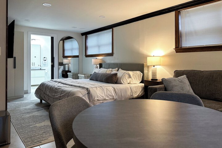 DTW Suites