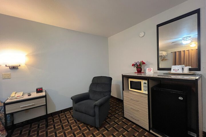 Deluxe Inn