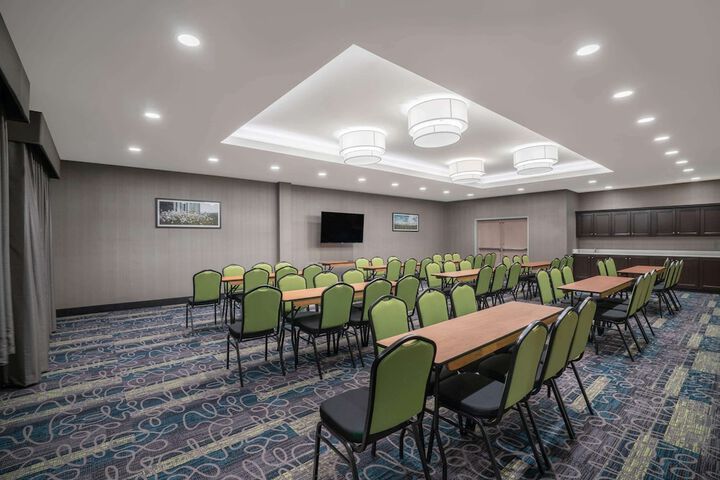 La Quinta Inn & Suites by Wyndham West Memphis