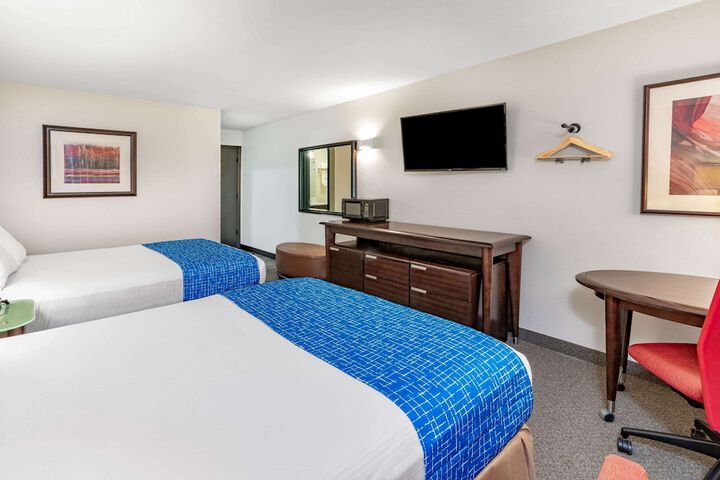 Travelodge by Wyndham Lovell / Bighorns
