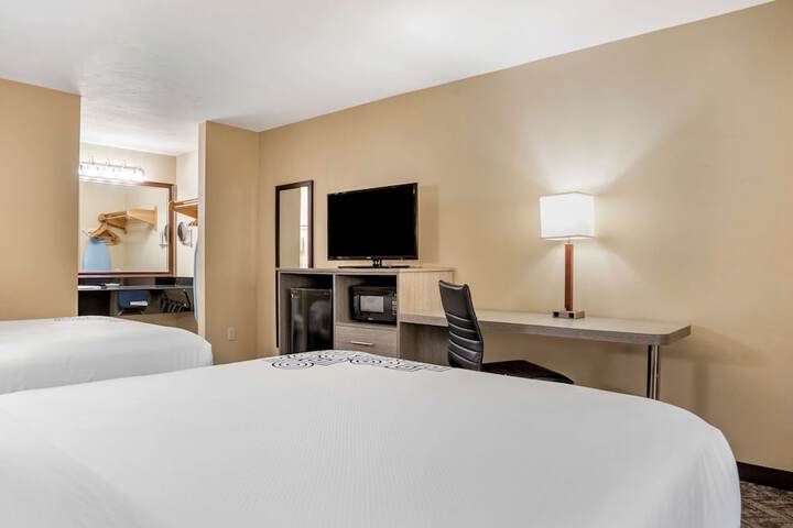 Room 11 of 25