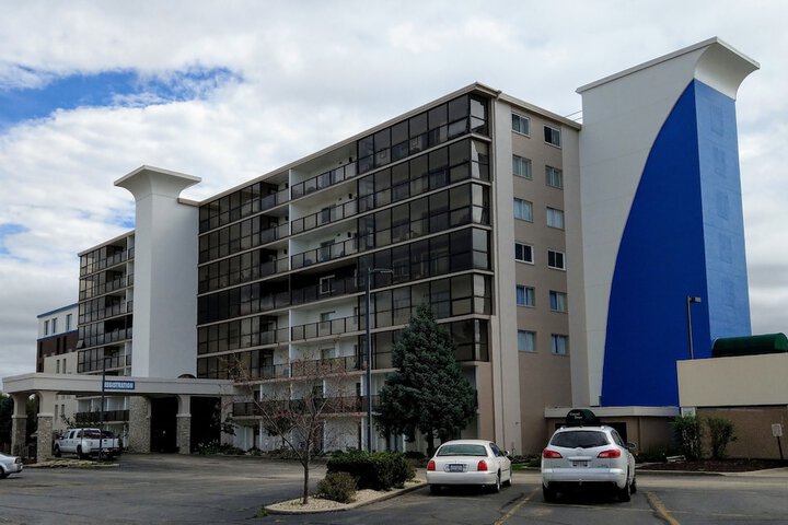 Hotel 2 of 74