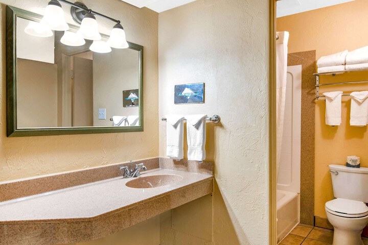Room 15 of 26