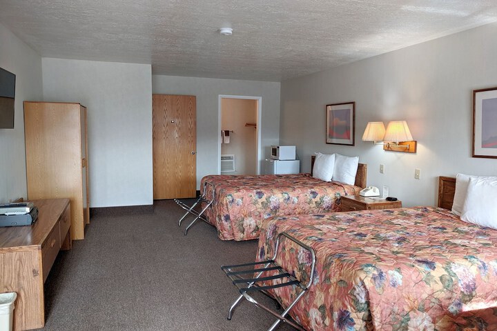 Aquarius Inn