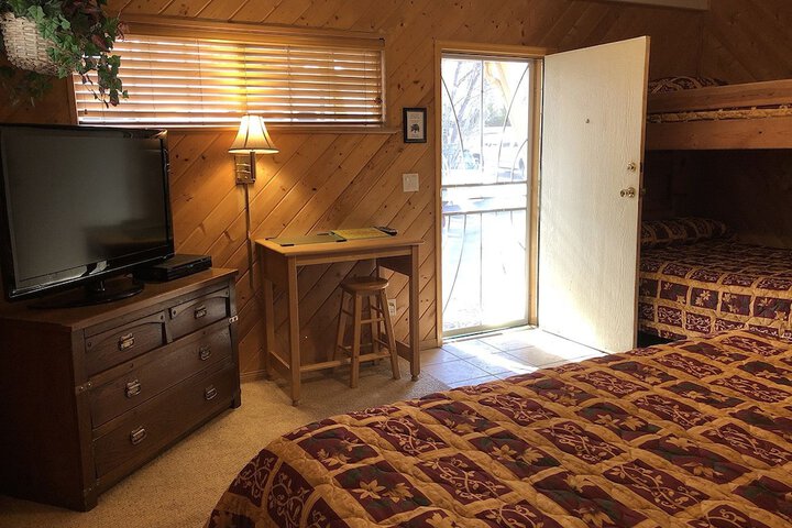 Room 32 of 39