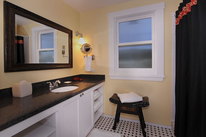 Room 53 of 125