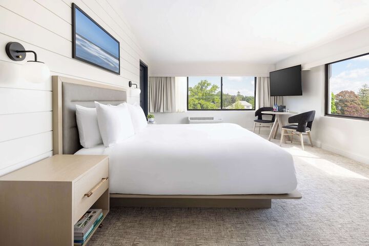 The Pell - Part of JdV by Hyatt